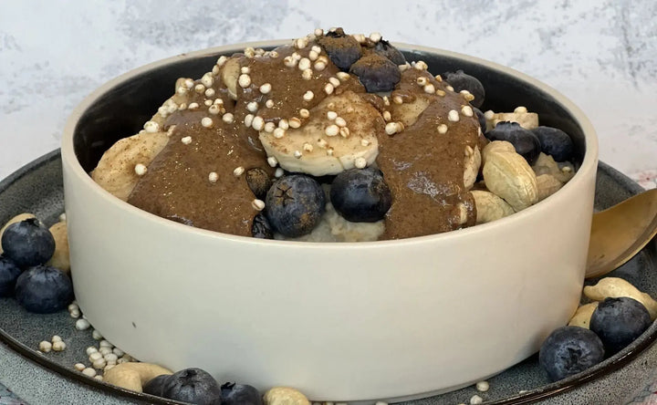 Cremiges Porridge mit gepufftem Quinoa und Cashews Clasen Organic Foods