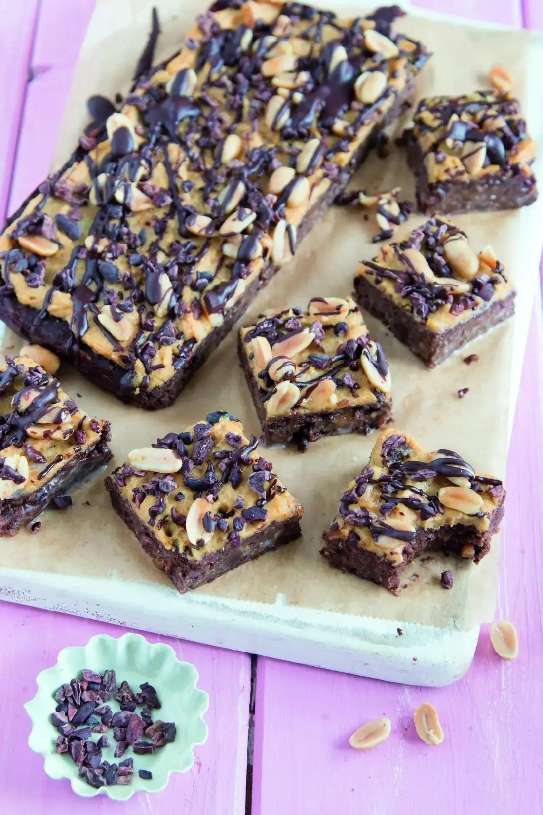 Süßkartoffel-Brownies mit Erdnuss-Frosting & Kakaonibs Clasen Organic Foods