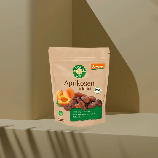 Verpackung Bio-Aprikosen entsteint in Demeter Qualität 200 g von CLASEN BIO , sonnengereifte, weiche Trockenfrüchte ohne Stein aus biodynamischem Anbau im Beutel.