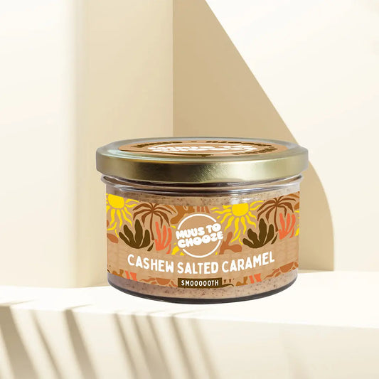 Verpackung Bio-Cashewmus Salted Caramel 180 g von MUUS TO CHOOZE – cremiges Nussmus mit Karamellnote im dekorativen Glas mit goldenem Deckel