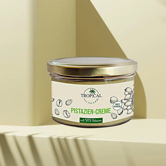 Verpackung Special Edition Pistaziencreme 200 g – cremige Pistaziencreme im Glas
Fein-nussige Creme aus Pistazien in einem edlen 200 g-Glas mit goldfarbenem Deckel, stilvollem Special-Edition-Design und samtiger Textur – perfekt zum Löffeln oder Streichen.