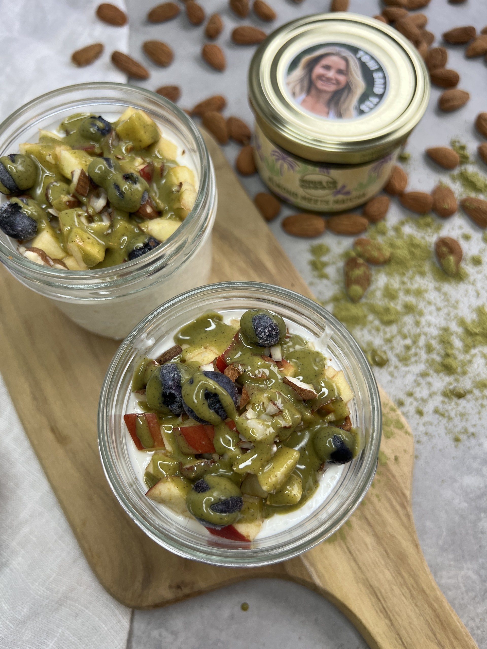 Falscher Grießbrei mit Matcha-Nussmus